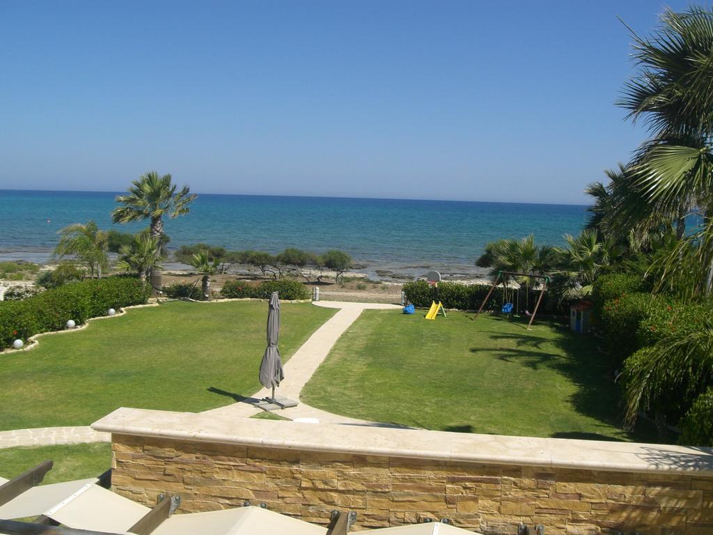 Ionion Beachfront Villa Agia Napa Zimmer foto